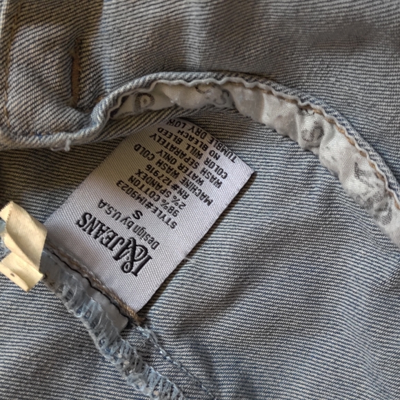 2 for $15! Cropped Denim Vest - Picture 2 of 5